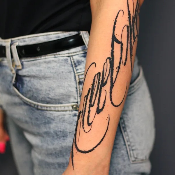 Татуировка на всю спину - 6 сеансов, 25 часов работы за 7200 лари