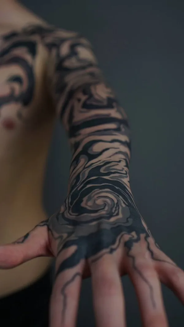 Рукав в стиле суминагаши, блэкворк, абстракция
